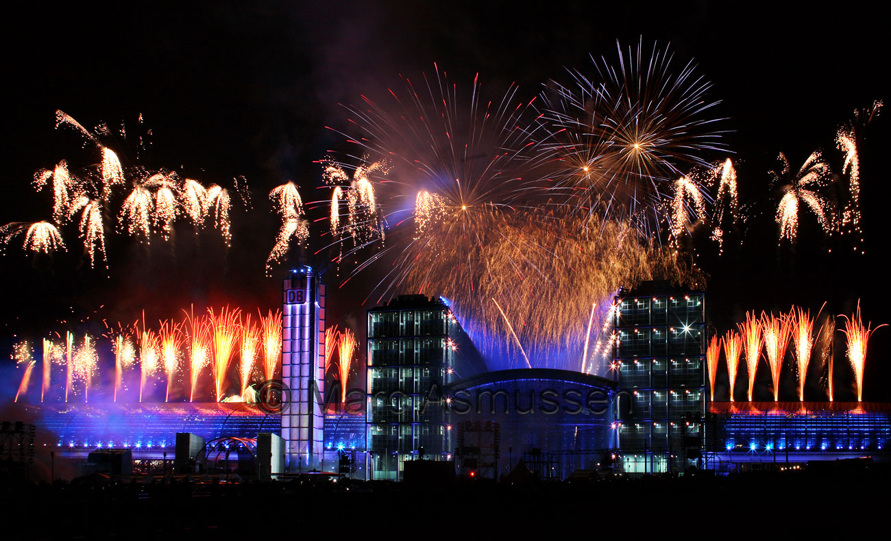 Feuerwerk-Bahnhof-Berlin