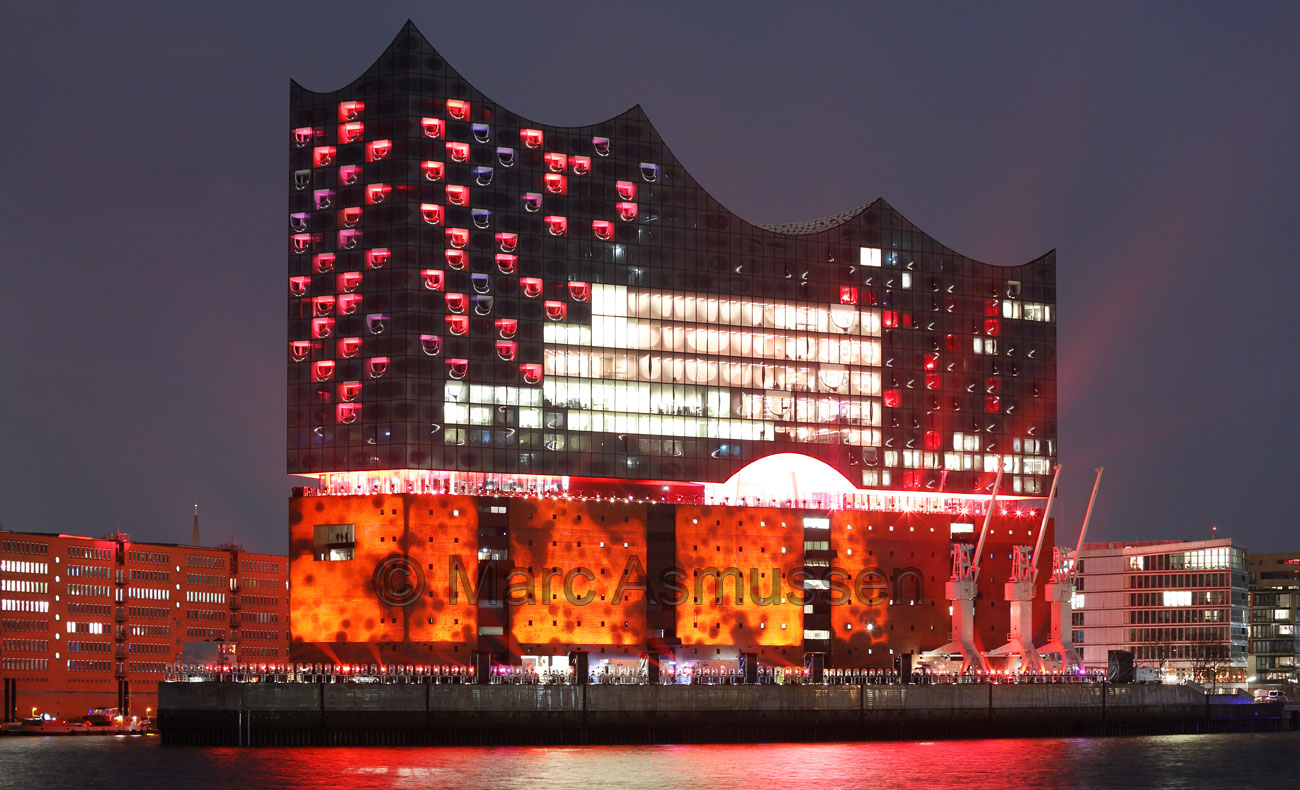 Light-Show-Elbphilharmonie